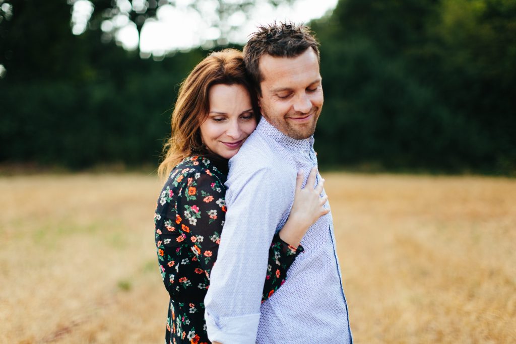 Photos de couple enlacé
