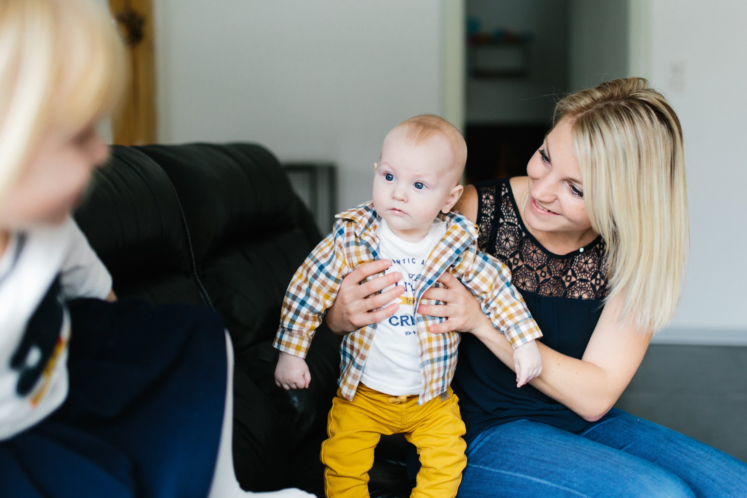 Photo de petit garçon avec sa maman